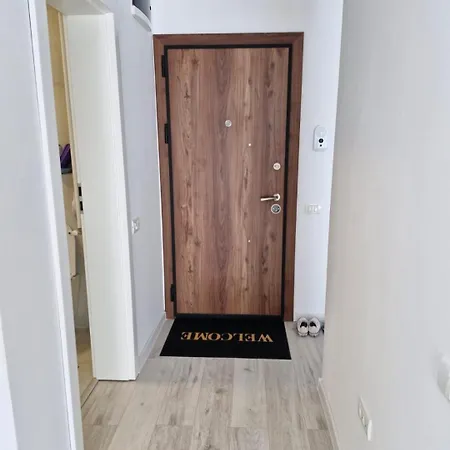 Queen's Mamaia North Apartament