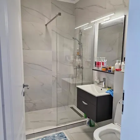 Queen's Mamaia North *