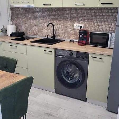 アパート Queen's Mamaia North